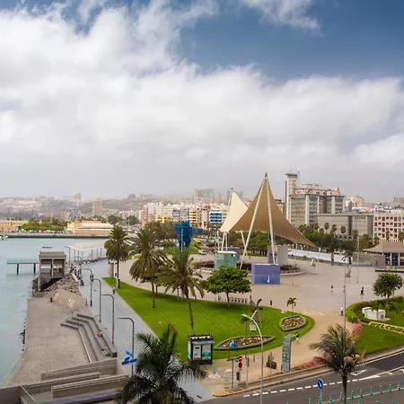 In Palmas Near Playa De Canteras * Las Palmas de Gran Canaria